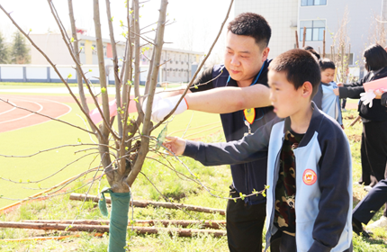 중국 시안시 고신구 특수교육학교 나무심기 활동